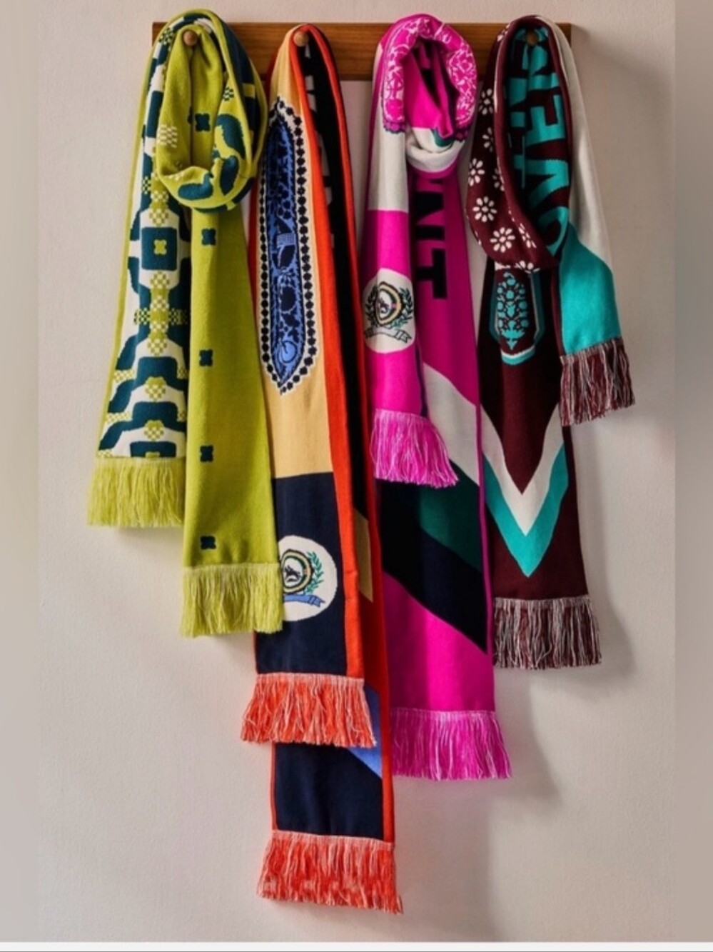 New fp movement Big league Fringe Scarf Mahogany (Only)